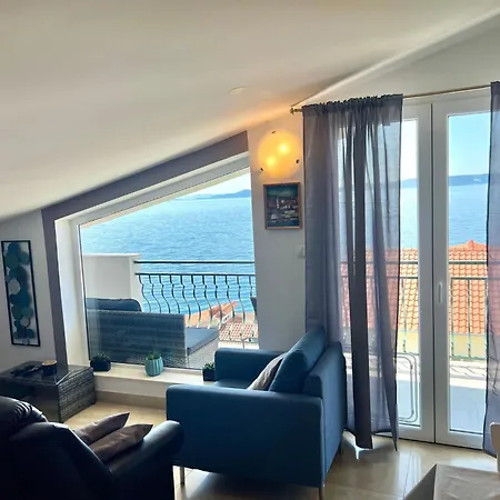 Apartment Mit Balkon Und Herrlichem Meerblick By Interhome