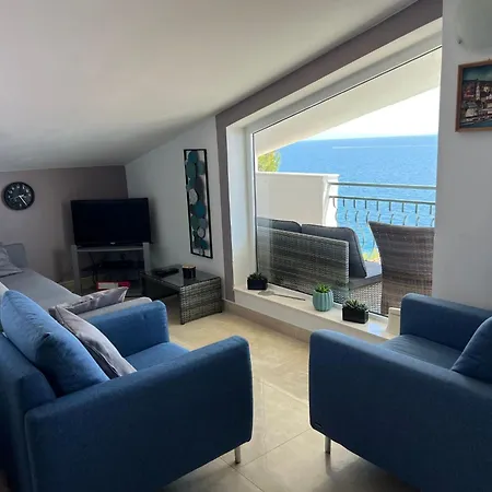 Apartment Mit Balkon Und Herrlichem Meerblick By Interhome